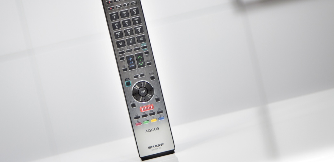 premium-sharp-tv-netflix-remote