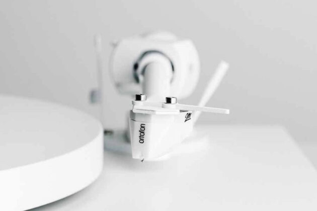 Pro-Ject Debut PRO All White
