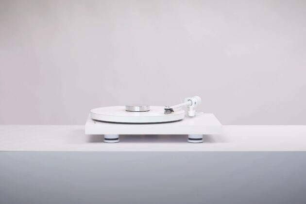 Pro-Ject Debut PRO All White
