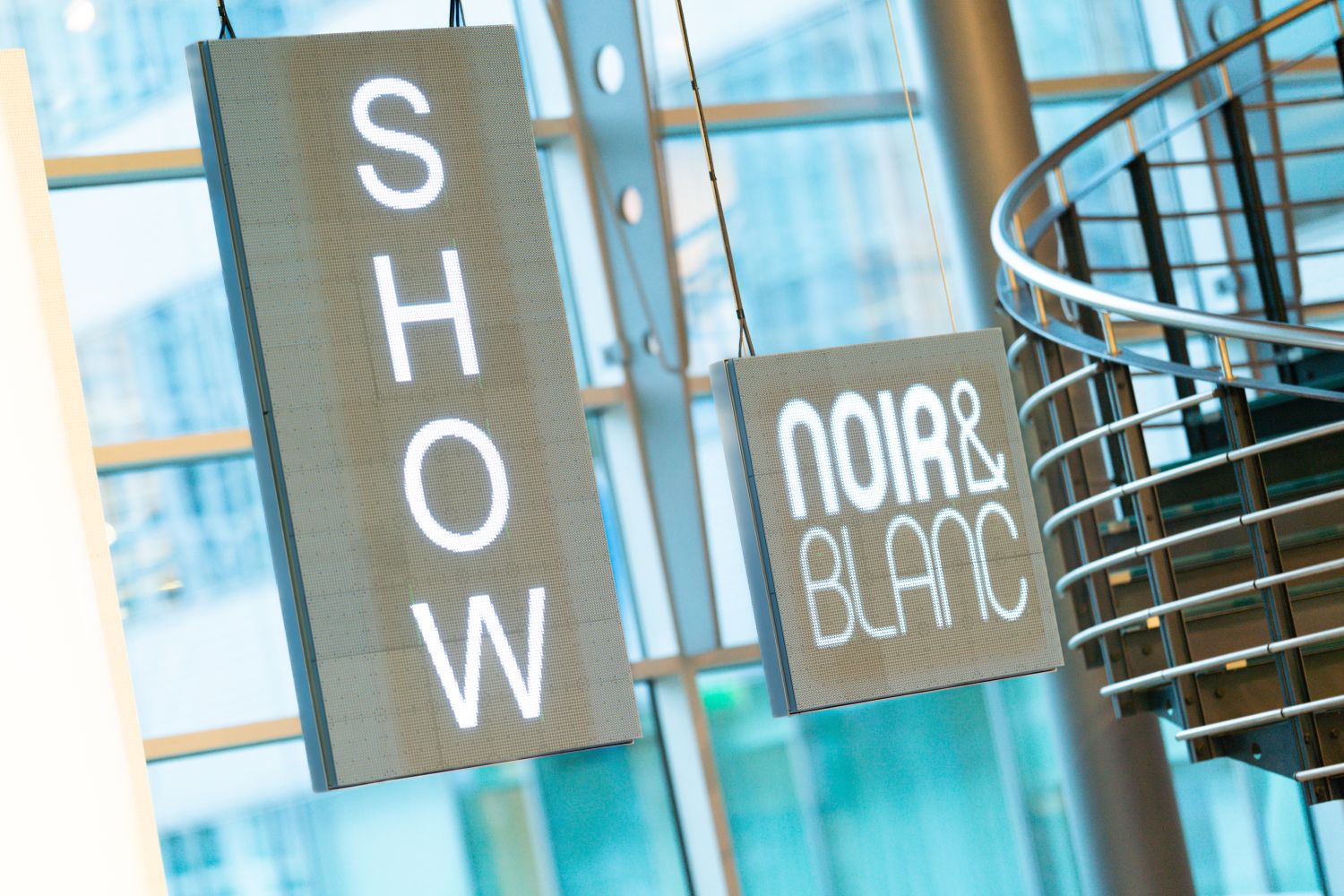 Brussels Hifi Show Noir et Blanc