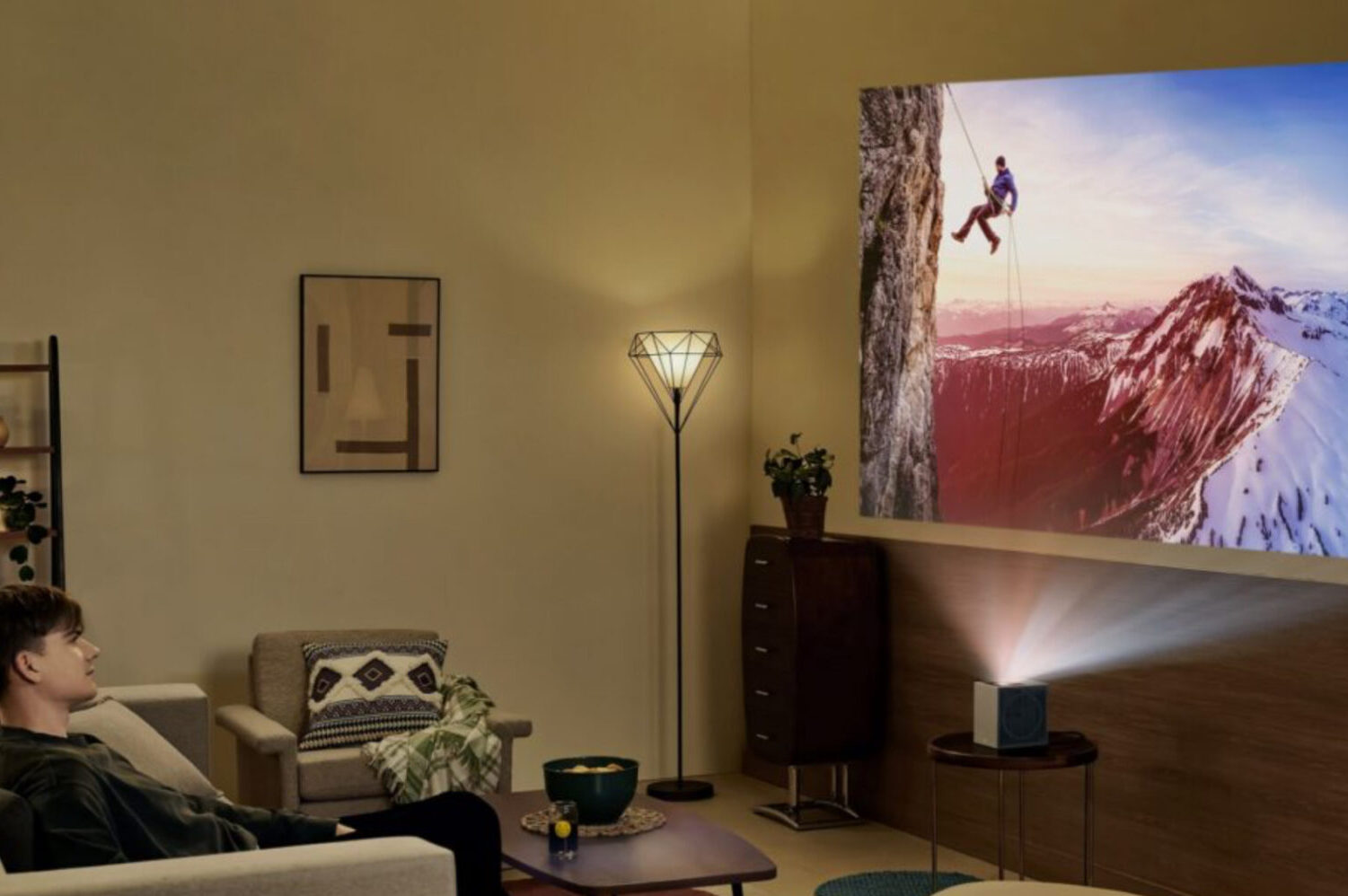 LG CineBeam S