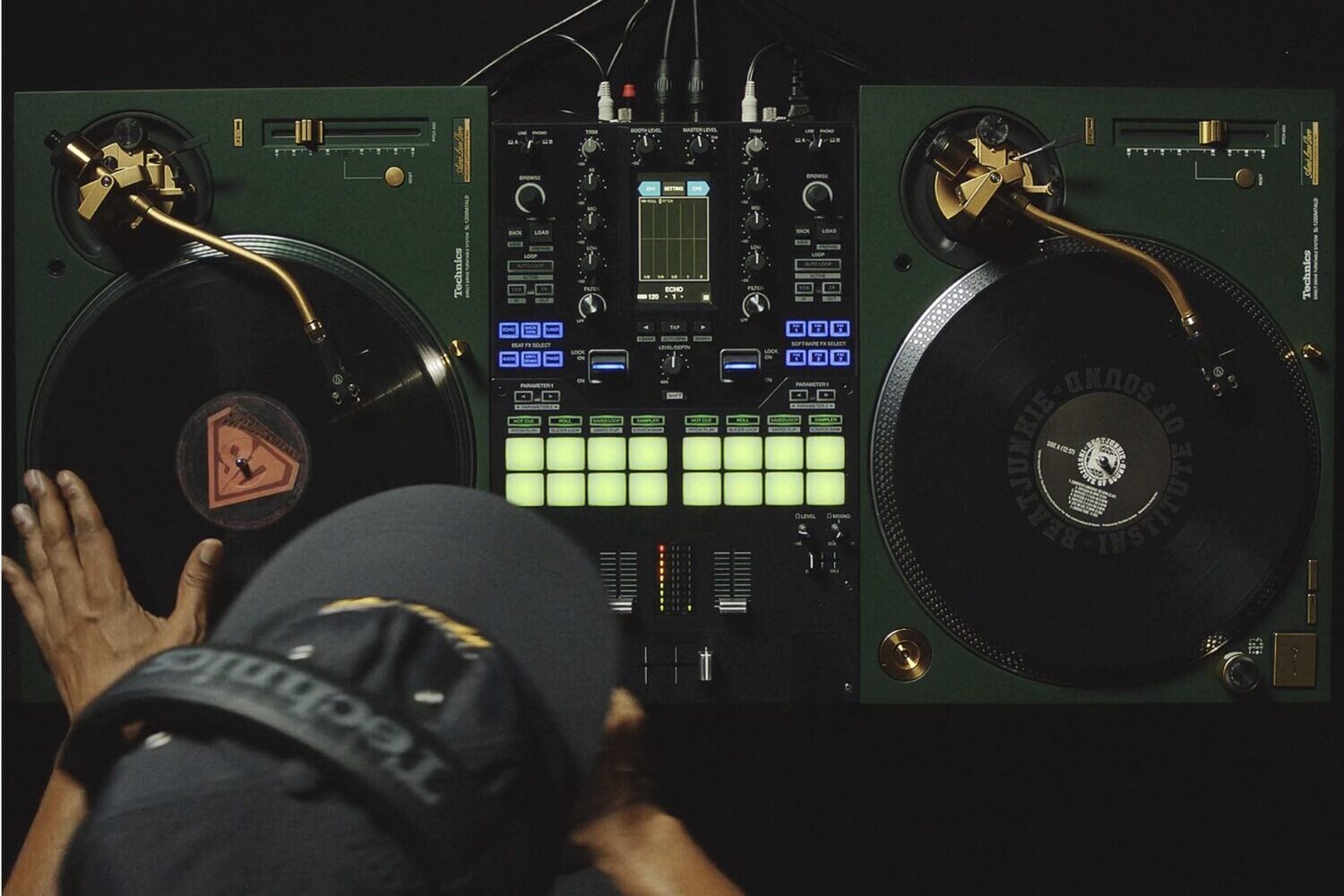 Technics SL-1200M7ALD met Aimé Leon Dore design