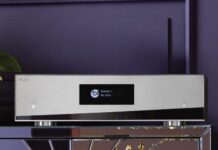 AVM PH 3.3 en PH 5.3 phono-voorversterkers: de ene volledig opgebouwd met transistoren, de andere met een buizen-eindversterker AVM PH 3.3 en PH 5.3
