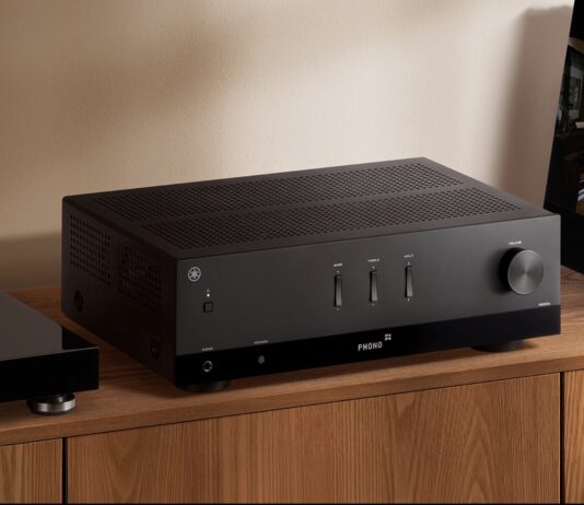 Yamaha R200A: phono-ingang en Bluetooth Multipoint in een betaalbare stereoreceiver Yamaha R200A